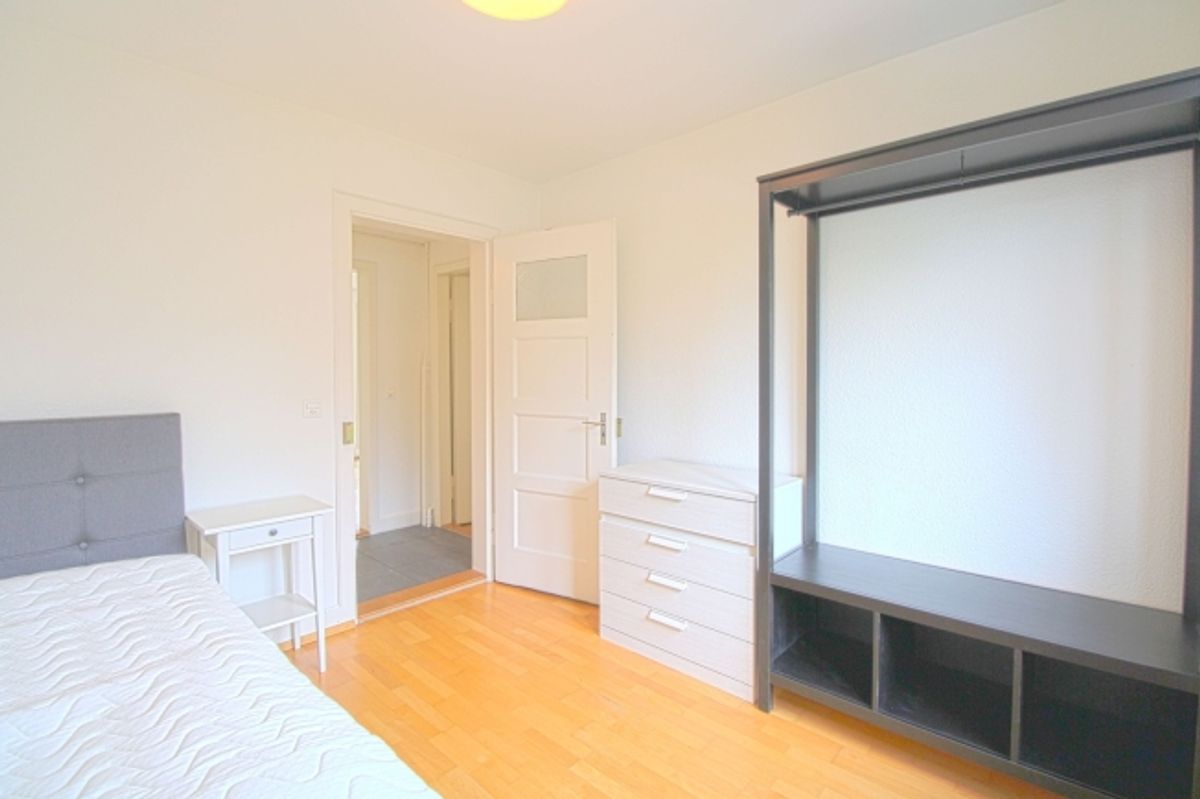 Furnished room in modernised apartment in a top location - 0