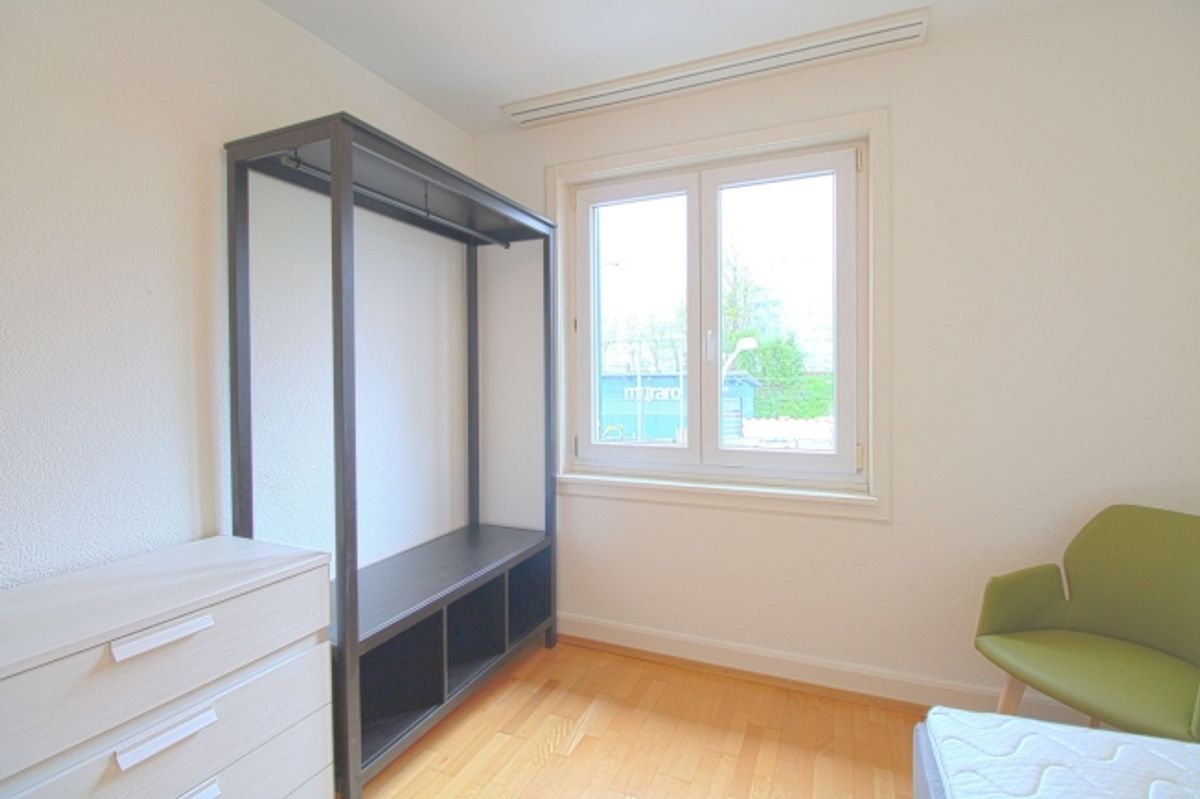 Furnished room in modernised apartment in a top location - 1