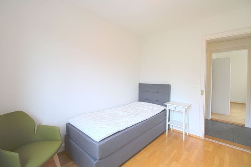 Furnished room in modernised apartment in a top location - 3