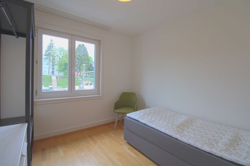 Furnished room in modernised apartment in a top location - 4
