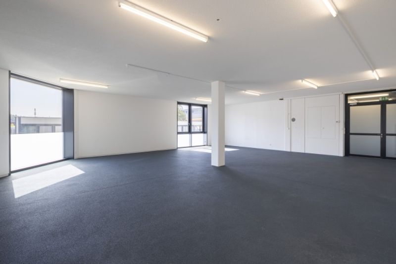 Ausgebaute und bezugsbereite Büro- und Gewerbeflächen - 3
