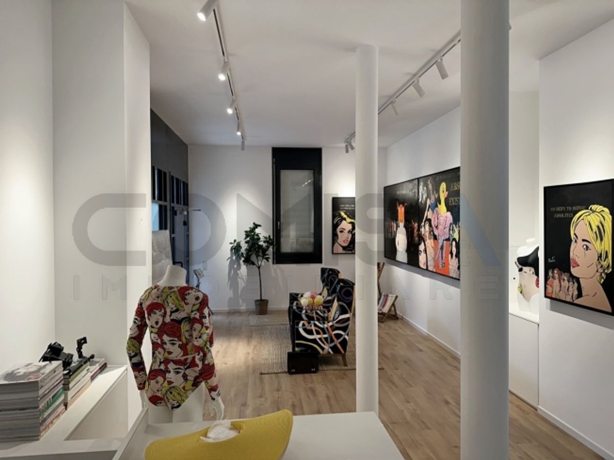 LUGANO CENTRO
BÜRO IM ERDGESCHOSS ZU VERKAUFEN - 2