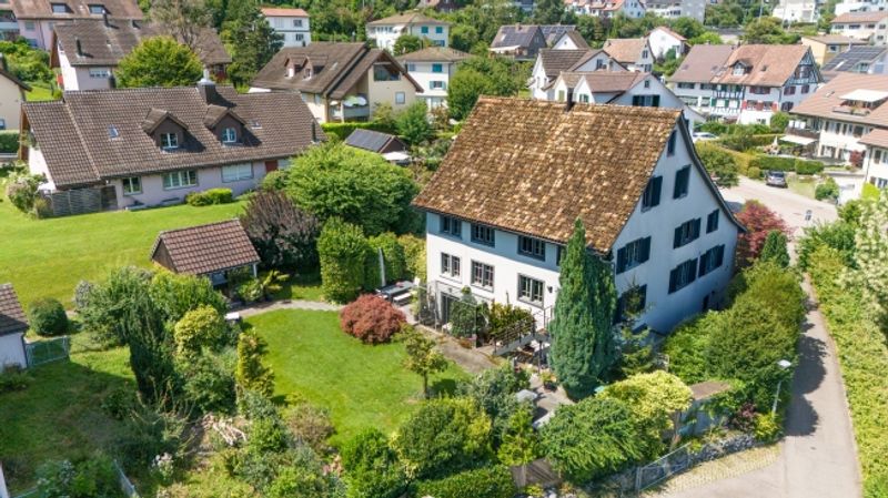 Charmantes Landhaus mit Gartenidylle - 2