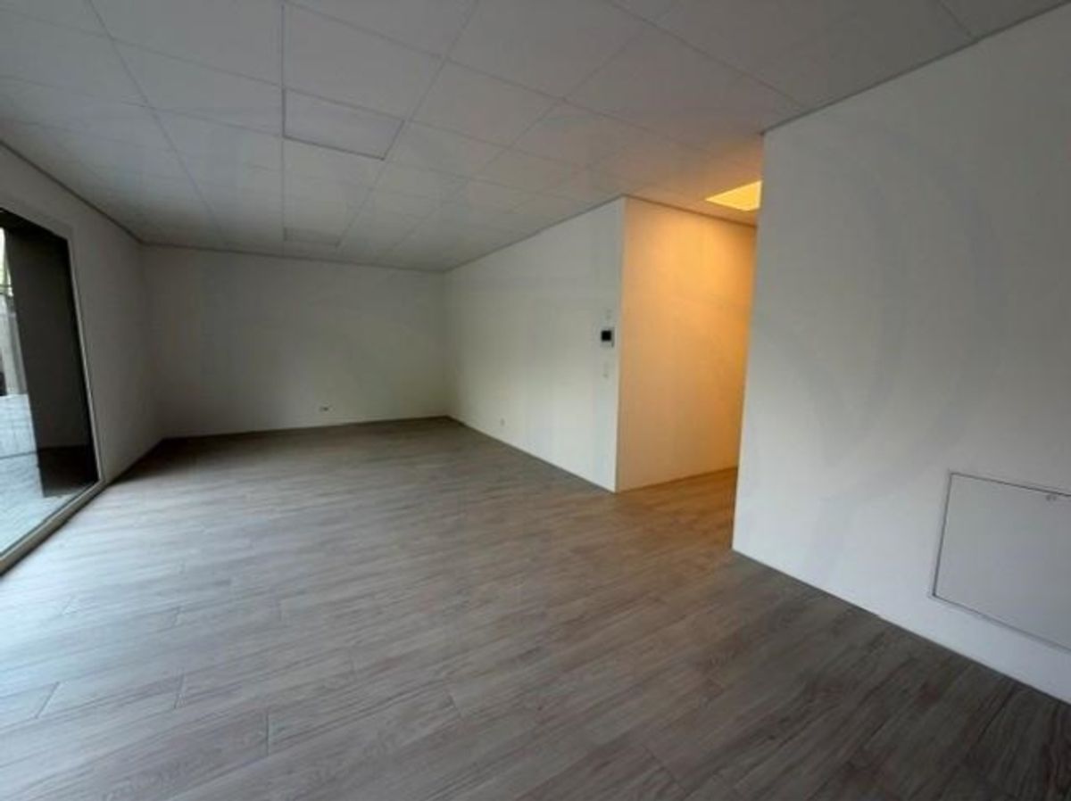 Arcade de 55 m2 au rez-de-chaussée - 3