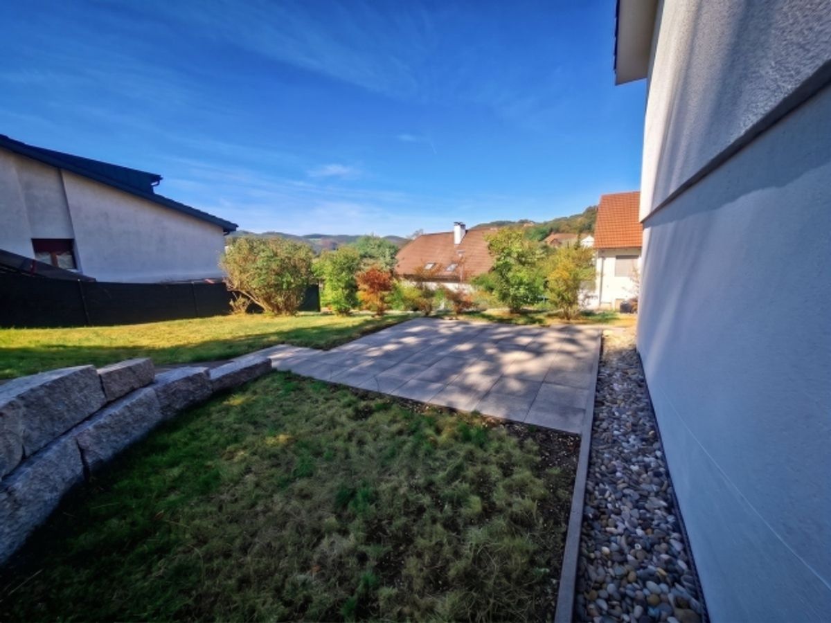 Geräumiges 5.5-Zimmer Einfamilienhaus mit Aussicht in Seewen - 2
