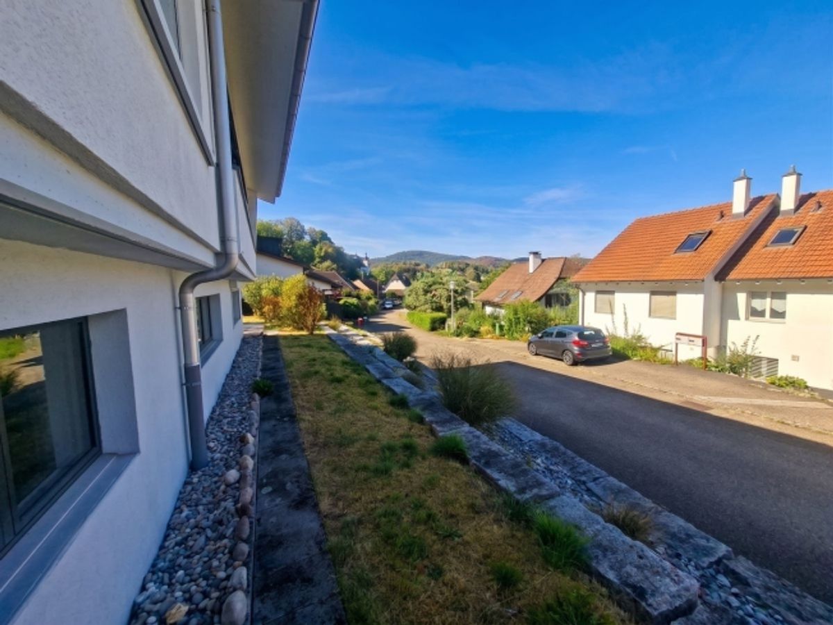 Geräumiges 5.5-Zimmer Einfamilienhaus mit Aussicht in Seewen - 3