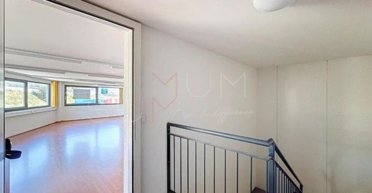 Sion Bureau 45 m² en zone industrielle 2 parkings inclus - 4