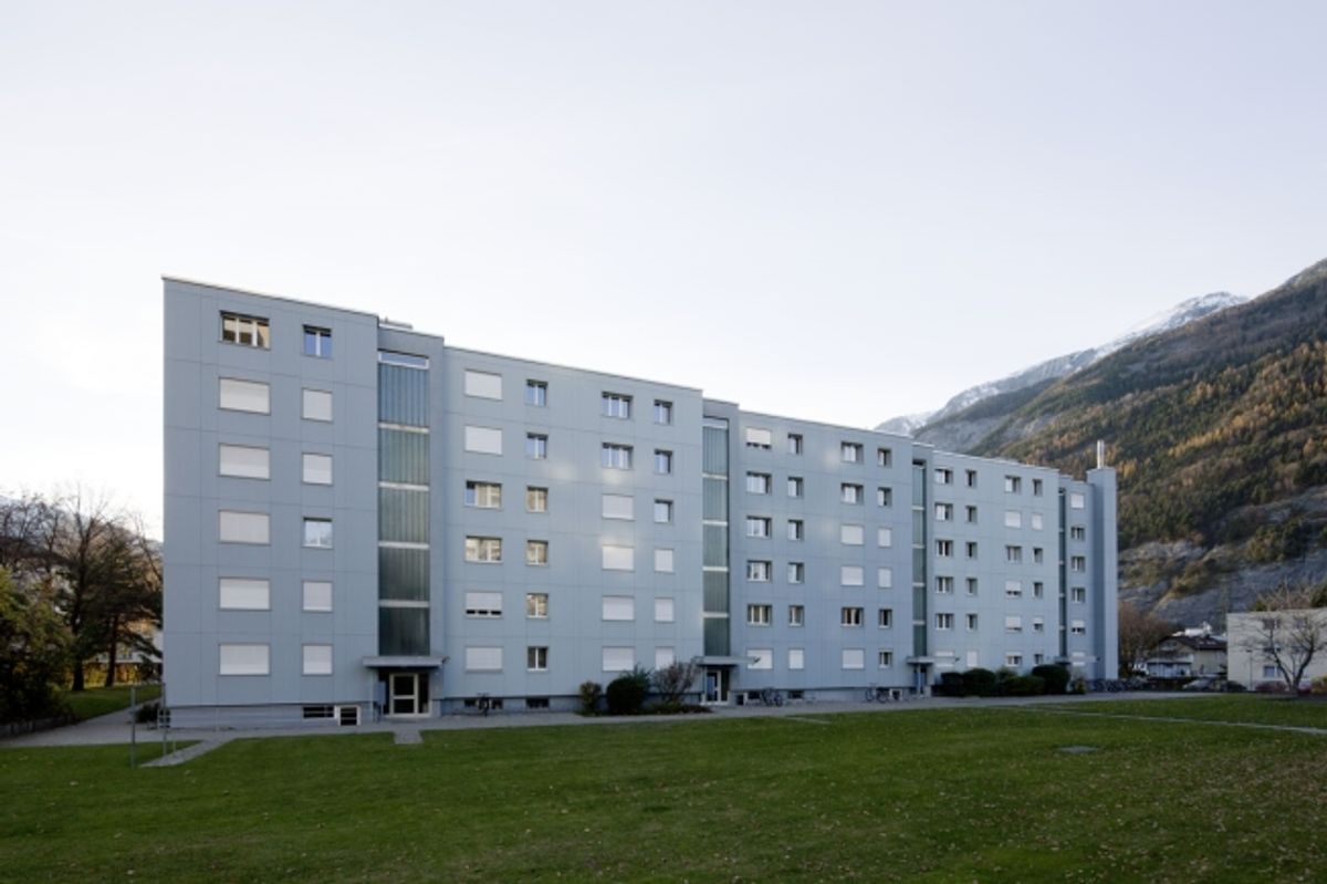 Aussenparkplatz an der Rheinstr. 166-172 - 0