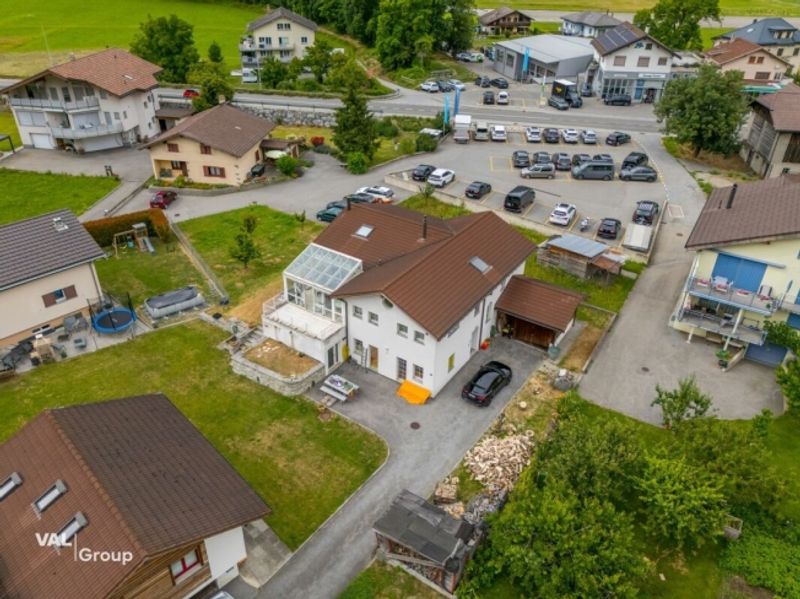 Gepflegtes Familienhaus mit Bergsicht und Wintergarten - 2