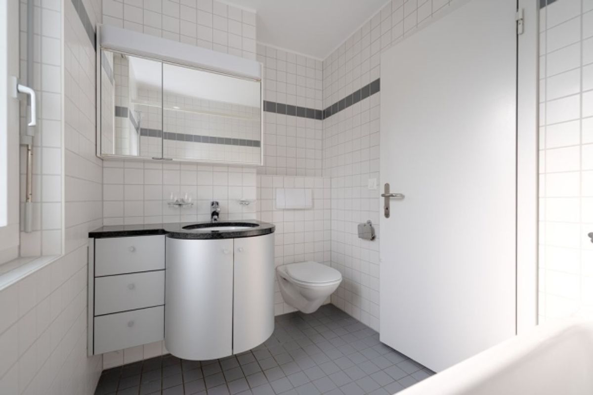 Charmante Dachwohnung mit grossem Balkon und Galerie! - 3