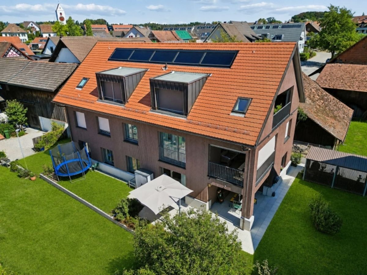 Zentral, ruhig und lichtdurchflutet - Ihr neues Zuhause im Herzen von Hettlingen - 0