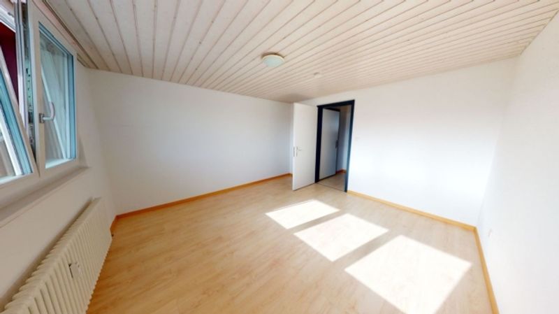 Schöne 2.5 Zimmer-Dachwohnung an guter Lage - 9