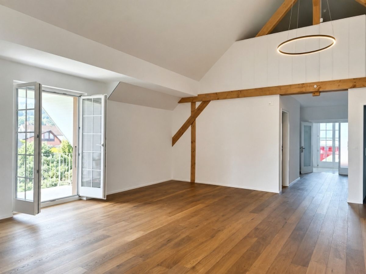 Ihr grosszügiges Zuhause Traumhaft renovierte 5.5-Zimmerwohnung - 1