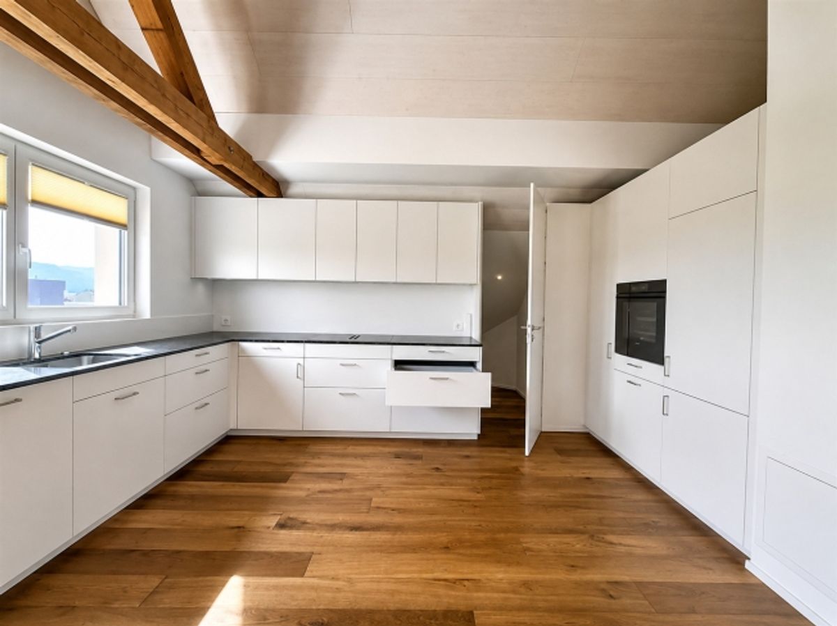 Ihr grosszügiges Zuhause Traumhaft renovierte 5.5-Zimmerwohnung - 2
