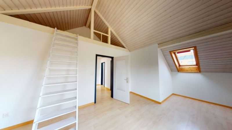 Schöne 2.5 Zimmer-Dachwohnung an guter Lage - 6