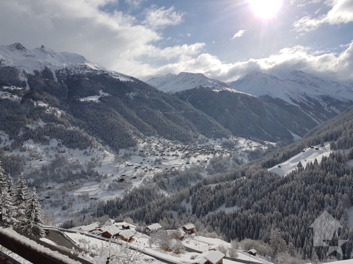 Wunderschönes Chalet mit 2 Aussenparkplätzen - 1