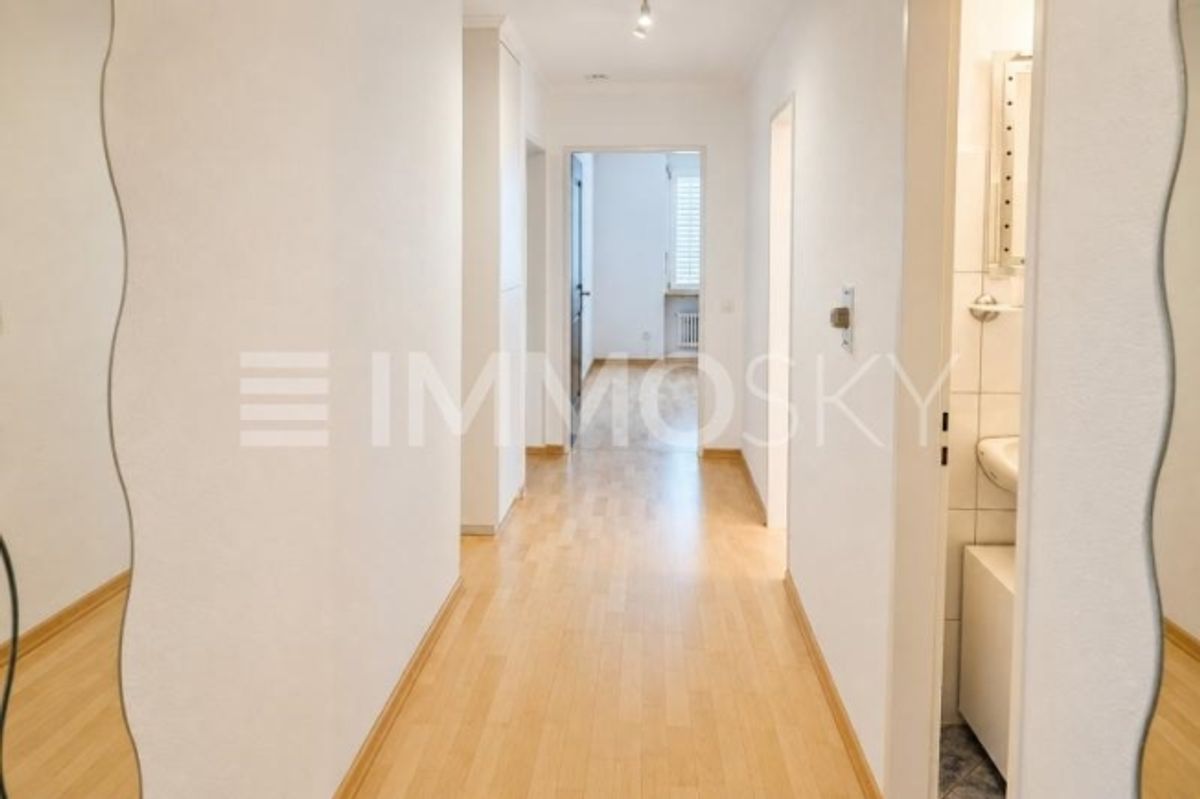 Ihr neues Zuhause viel Licht, zwei Balkone und zwei Parkplätze - 4