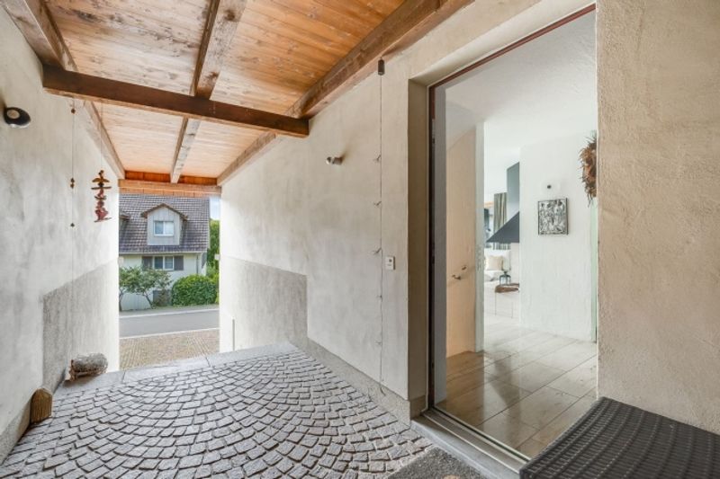 Ruhig gelegenes Doppeleinfamilienhaus mit Ausbaupotenzial bis auf 5 Zimmer! - 3