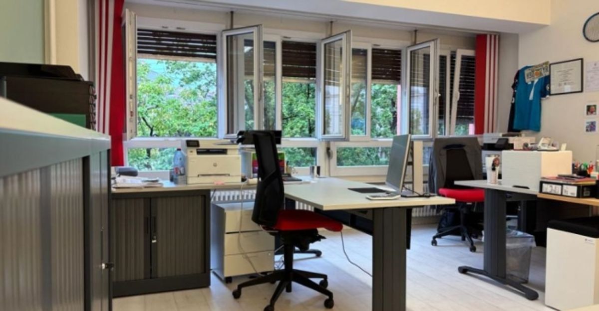 Une place de travail en bureau partagé au centre-ville - 6