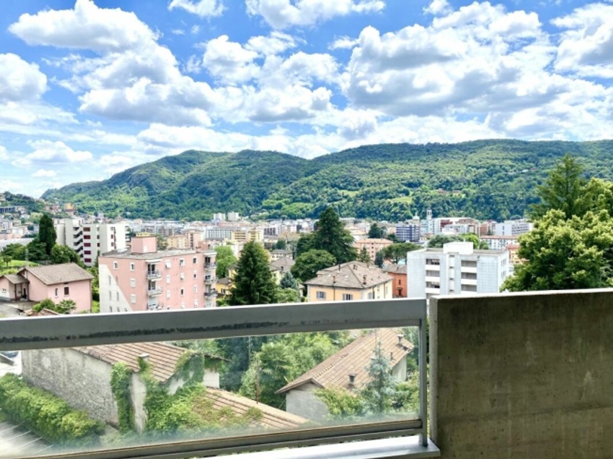 luminoso appartamento parzialmente ammobiliato di 3 locali (2042) 4. piano - 5
