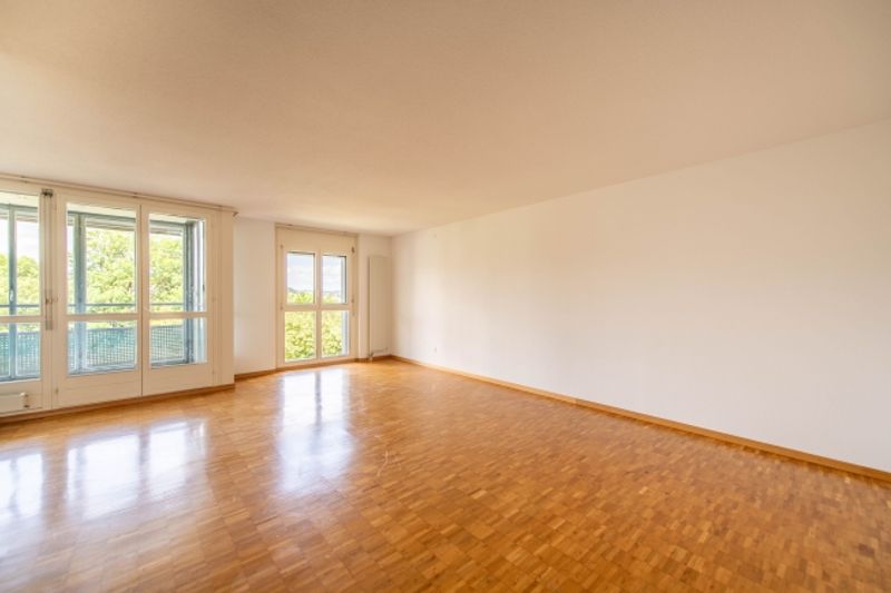Grosszügig, im Grünen und mit eigener Waschküche & grossem Balkon! - 3