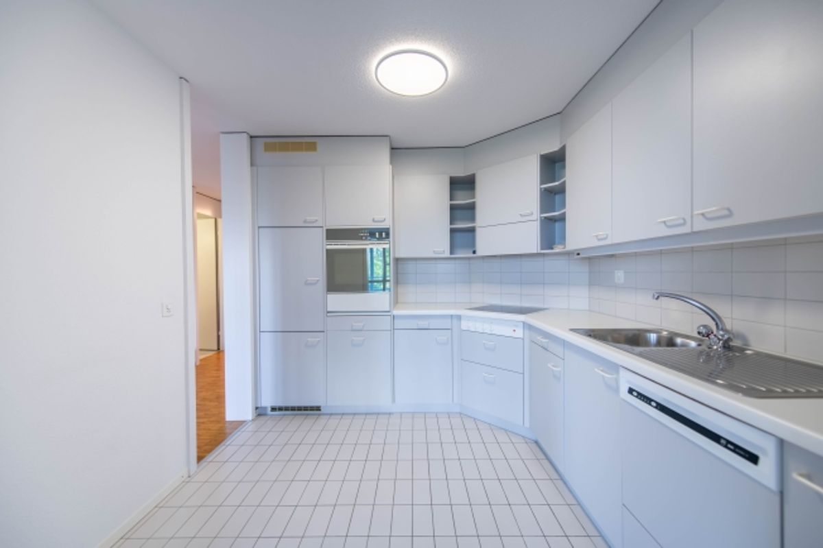 Grosszügig, im Grünen und mit eigener Waschküche & grossem Balkon! - 3