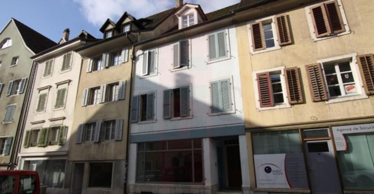 Local commercial avec vitrine au centre ville de Delémont - 0
