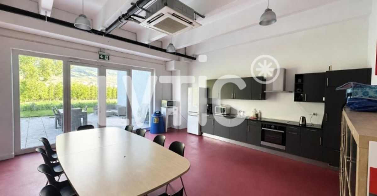 Bureaux, laboratoire, showroom de 620 m2 div. à louer à Sierre - 6