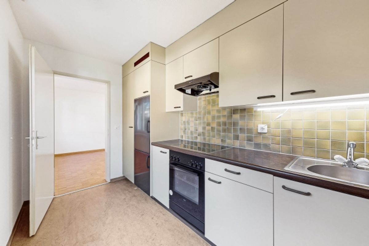 Grosszügige Wohnung mit Balkon - 3