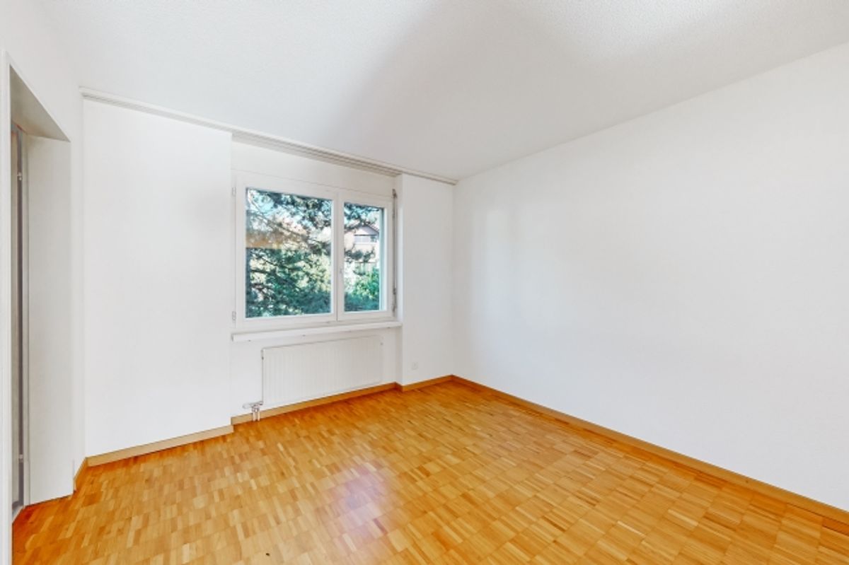 Grosszügige Wohnung mit Balkon - 4