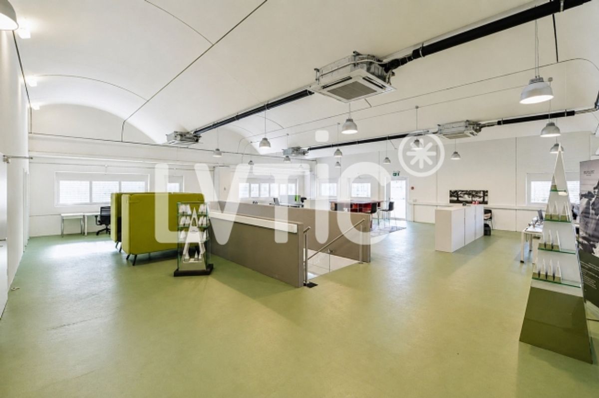 Büros, Labor, Showroom 620 m2 div. zu vermieten in Sierre - 1