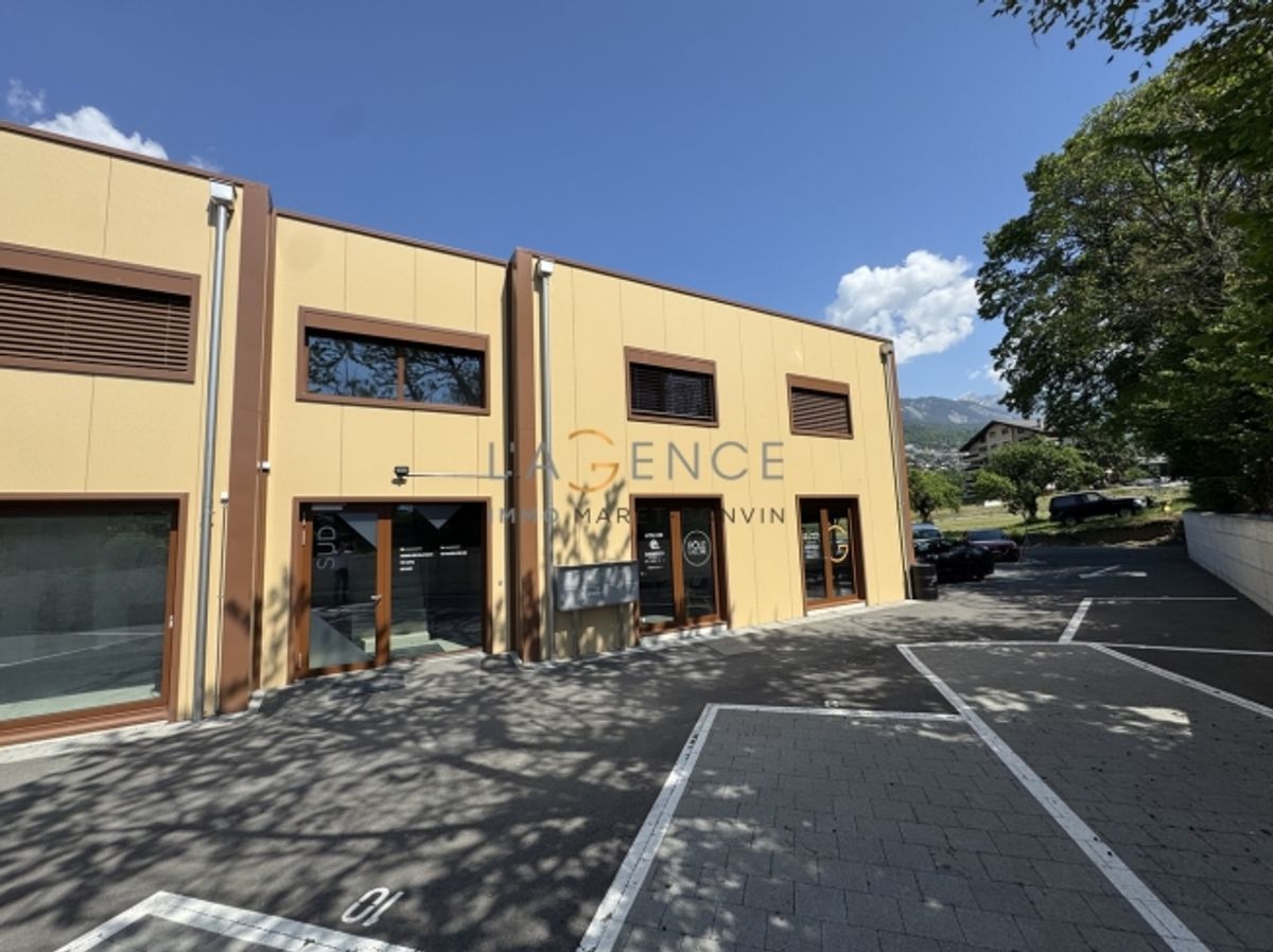 Kommerzieller Raum von 50 m² ideal gelegen in Savièse - 1