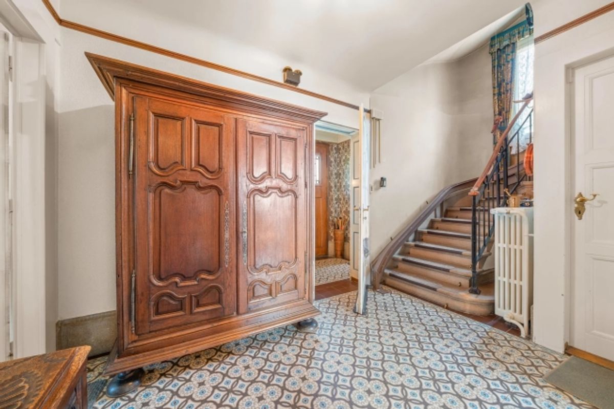 Majestätische Villa mit Charakter, 7,5 Zimmer, mit Seesicht - 4