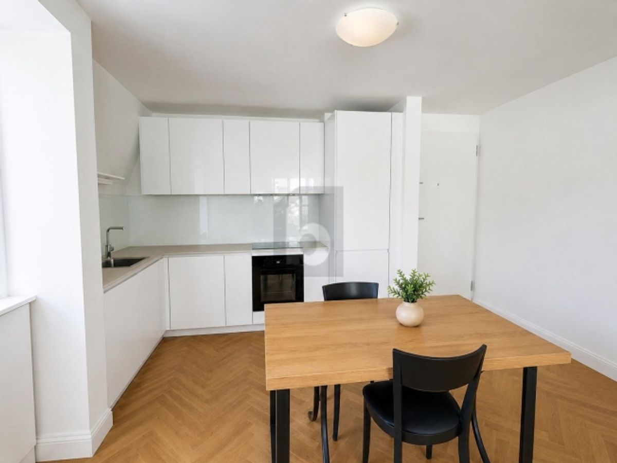 HOCHWERTIG RENOVIERT MIT FISCHGRÄTPARKETT! - 1