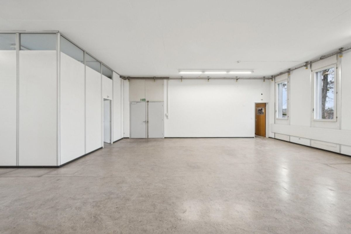 Mehr Platz für Ihr Business 305 m² Lagerfläche mit Warenlift - 3