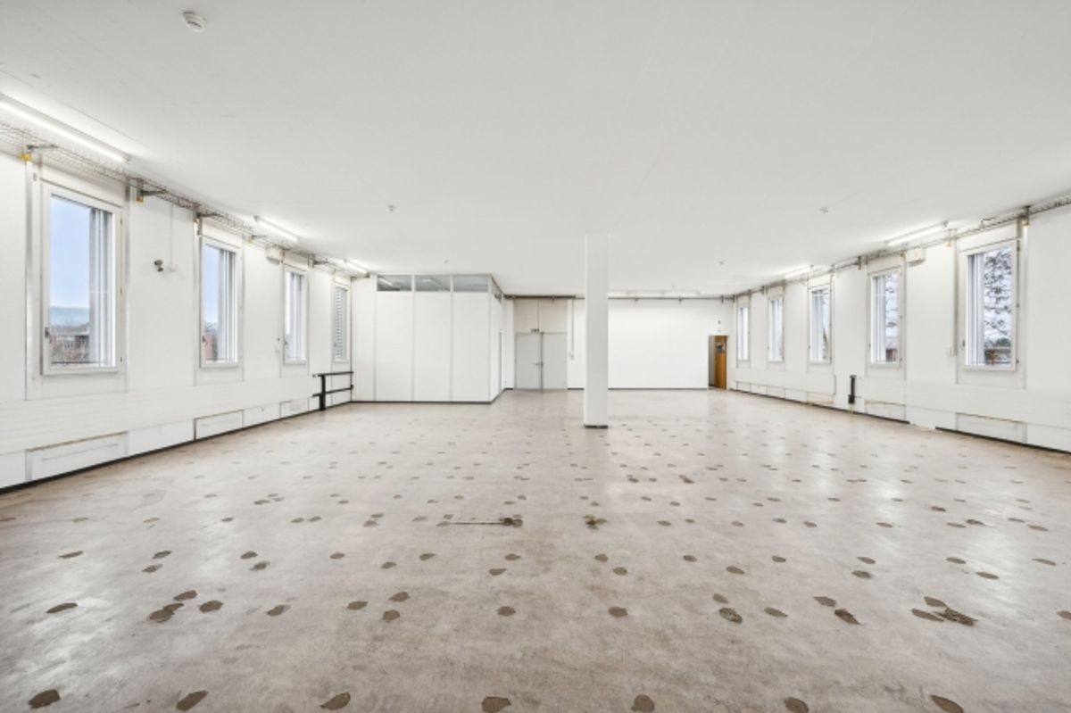 Mehr Platz für Ihr Business 305 m² Lagerfläche mit Warenlift - 7