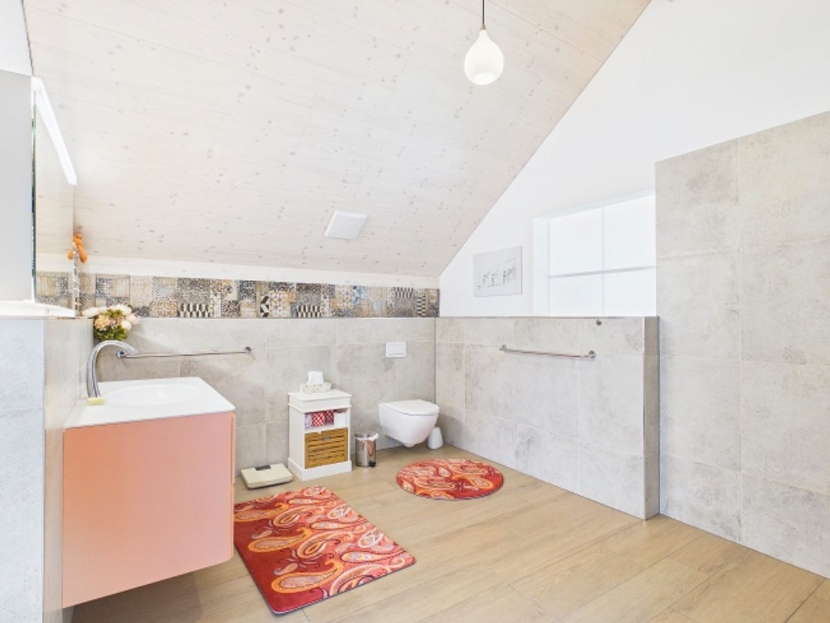 Stylische 3.5-Zimmer-Attikawohnung mit Balkon und direktem Liftzugang im Herzen von Zwingen - 8