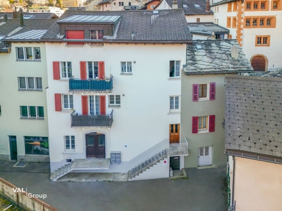 Bestehendes Mehrfamilienhaus mit Potenzial - zentral in Visp - 0