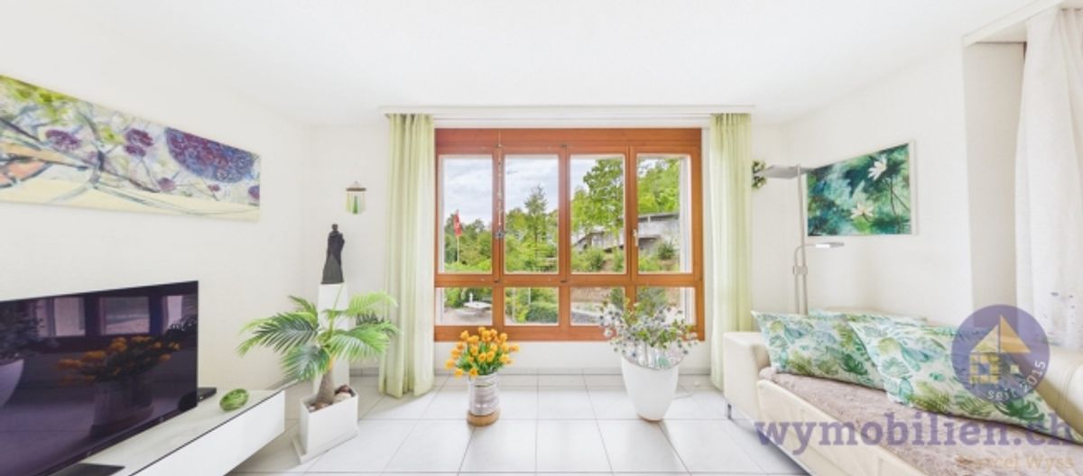 Wohnen mit Feriengefühl – 3.5-Zimmer-Wohnung mit verglastem Balkon - 2