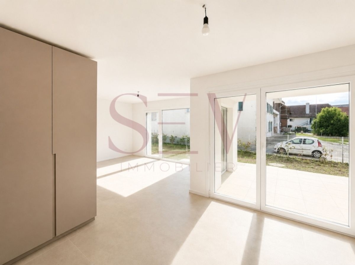OFFENE TÜR, Wunderschöne 3.5-Zimmer-Neubauwohnung mit Terrasse & Garten - 2