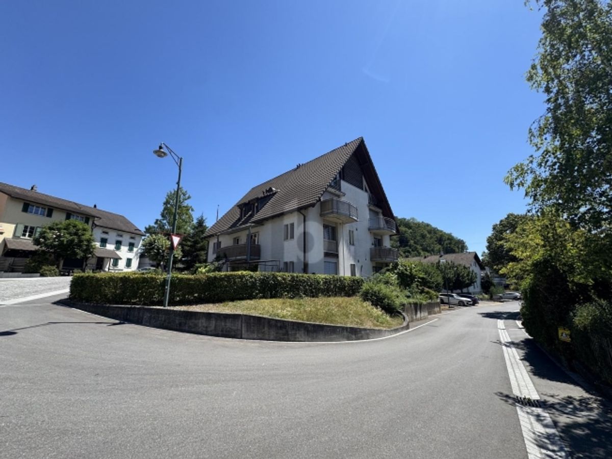WOHNEN AUF ZWEI EBENEN MIT GALERIE UND BALKON - 0