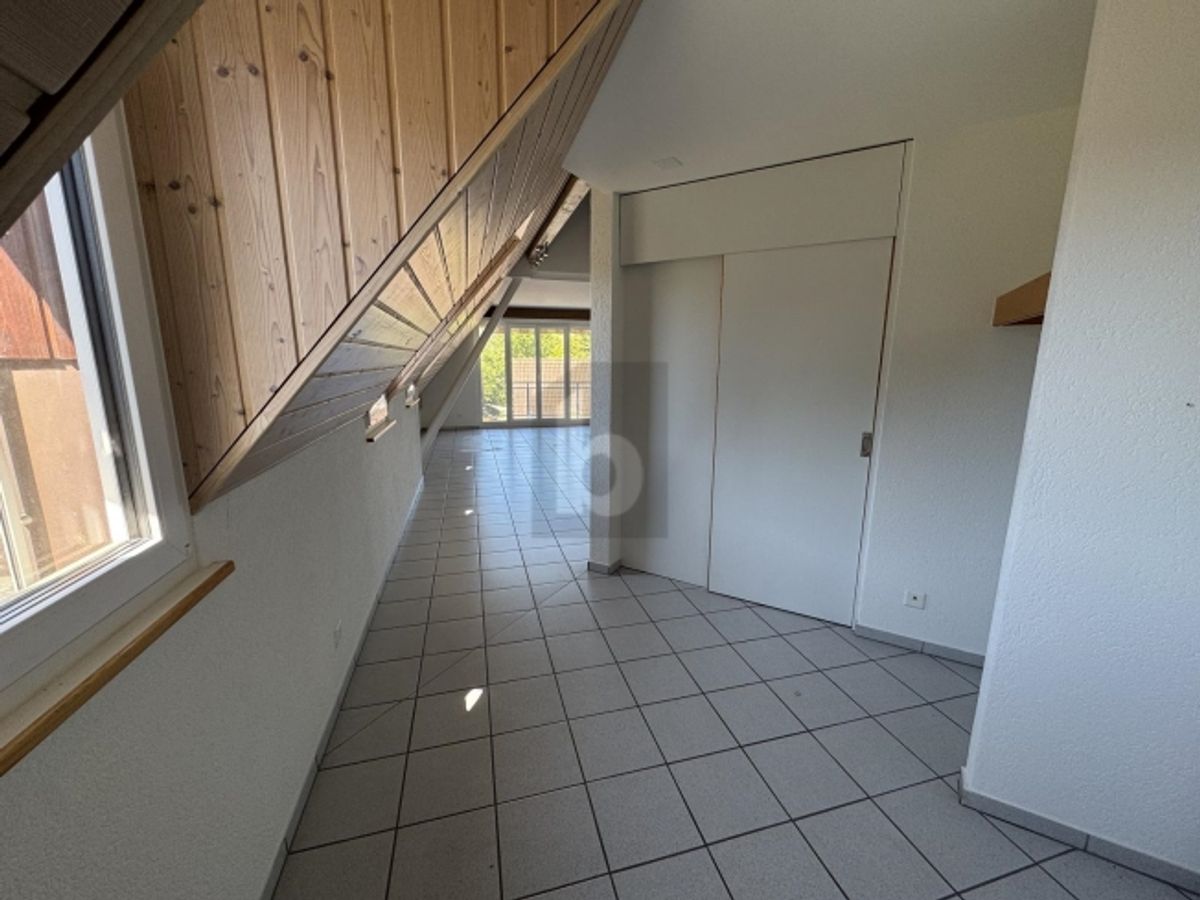 WOHNEN AUF ZWEI EBENEN MIT GALERIE UND BALKON - 3