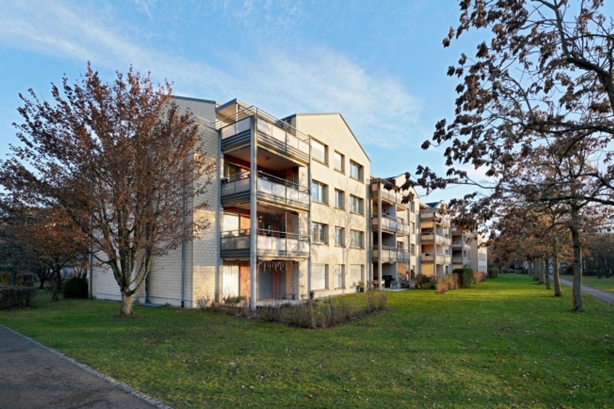 Helle Wohnung in schöner grüner Überbauung - 0