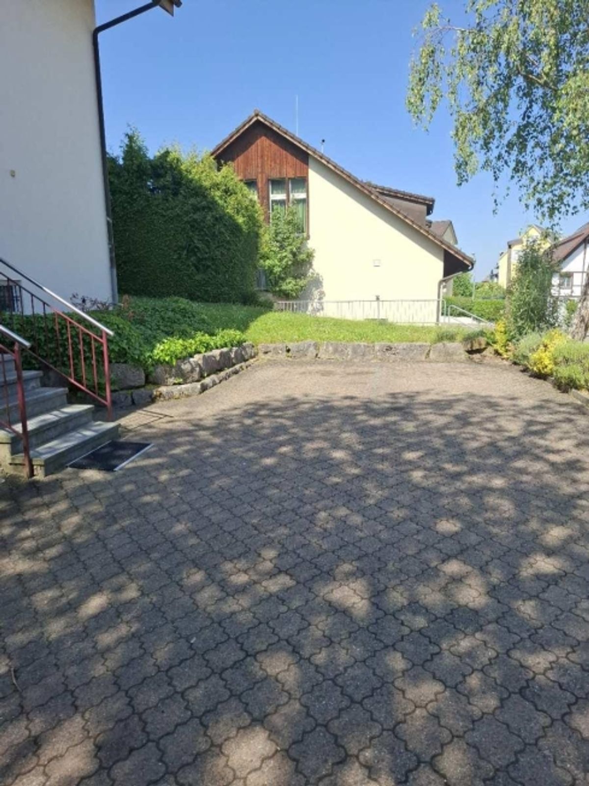 Aussenplatz an guter Lage in Dällikon zu vermieten - 0