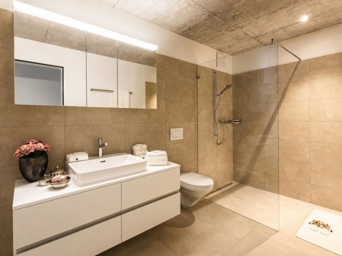 Grosszügige Wohnung an zentraler Lage - 3