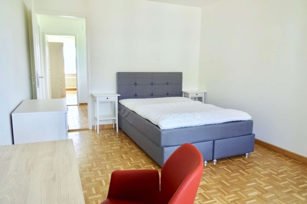 Furnished room in modernised apartment in a top location - 0