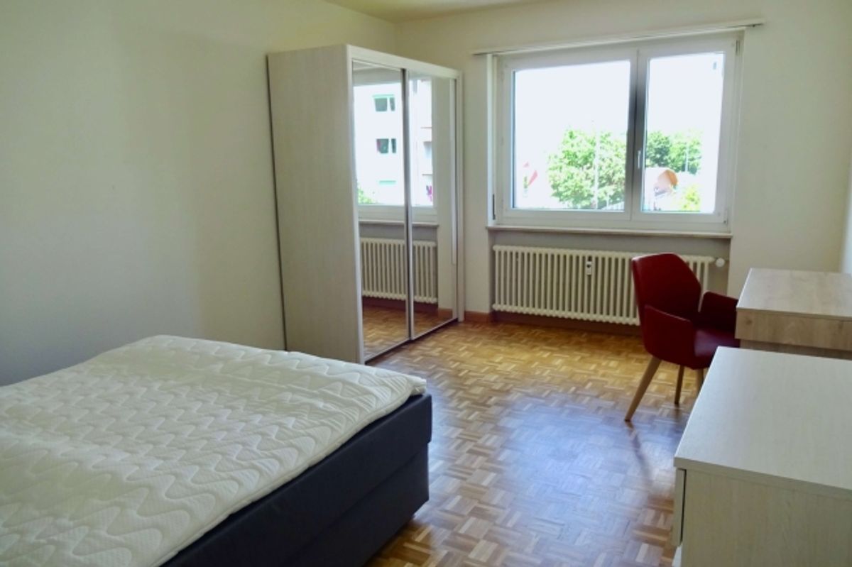 Furnished room in modernised apartment in a top location - 1