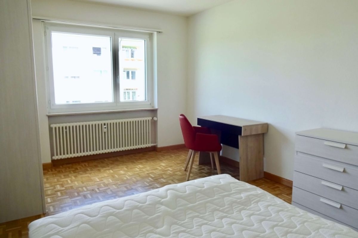 Furnished room in modernised apartment in a top location - 2