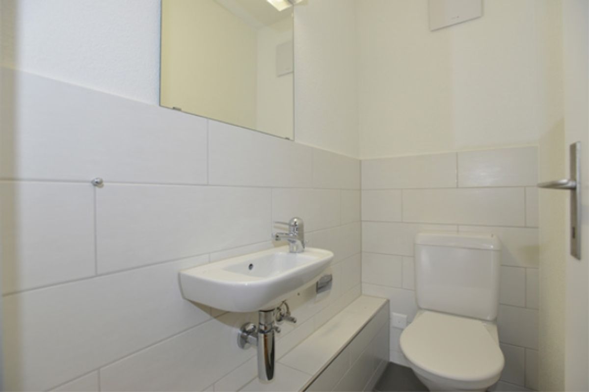 2.5-Zimmer-Wohnung mit Sitzplatz! "Mieten ohne Kaution" - 3