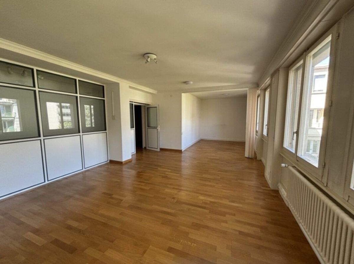 Bureau de 116 m2 vue lac à deux pas de la gare - 2
